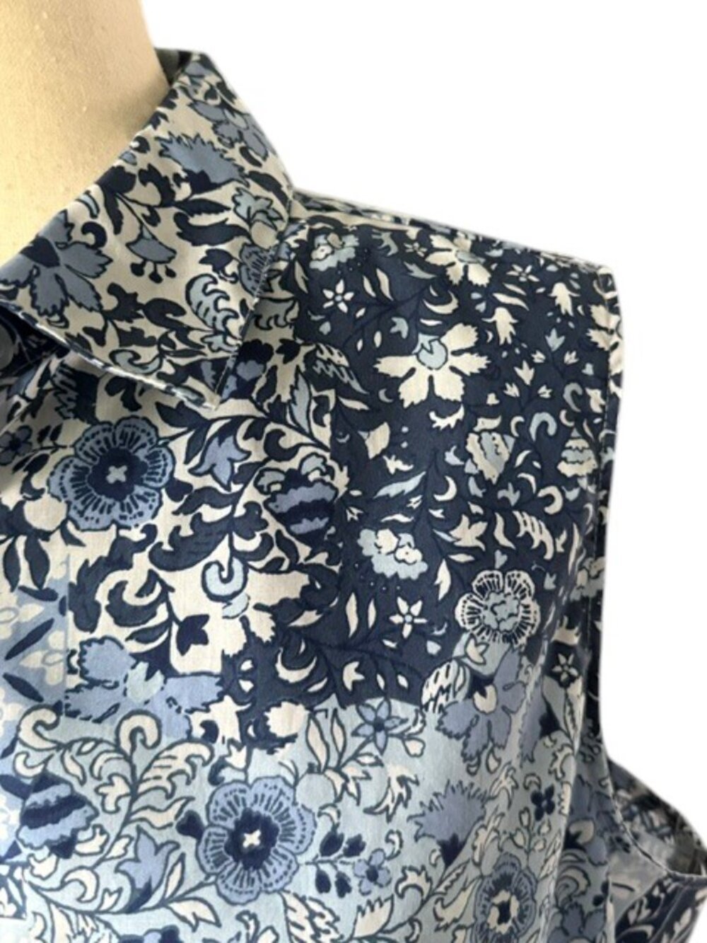 Woman Within Perfect Sleeveless Shirt French Blue Patched Paisley Plus 14/16 NWO - Picture 6 of 16